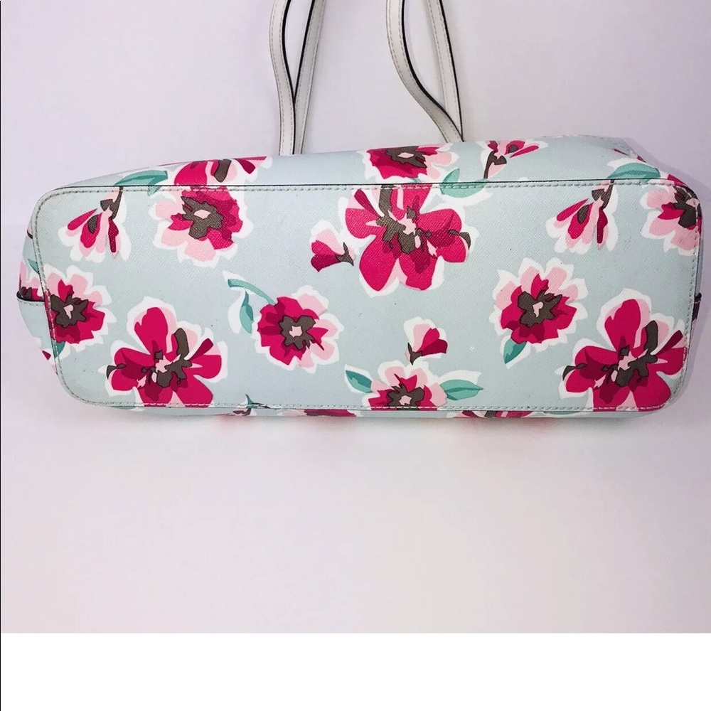 Beautiful floral stylish Guess handbag - Picture 4 of 4